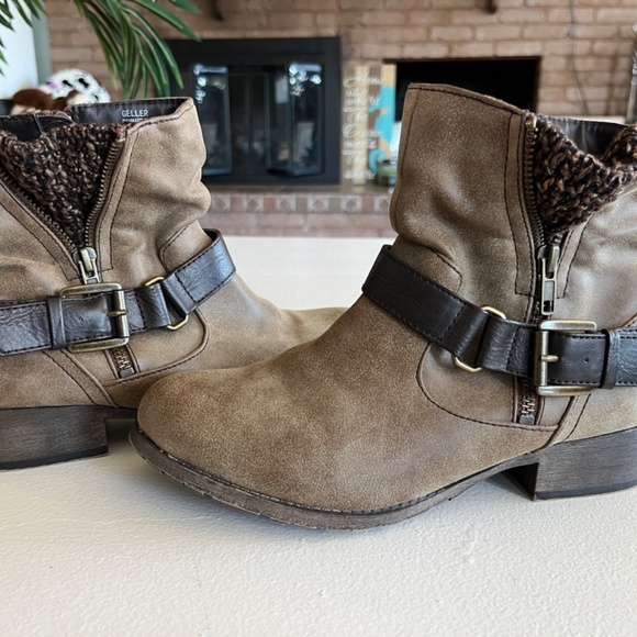 Women’s Brown booties - Picture 2 of 5